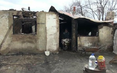 Tragedie in Neamt. Doua familii au ramas fara casa, dupa ce un incendiu puternic le-a mistuit locuinta