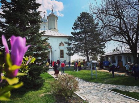 Destinatie de weekend: Manastirea Pasarea din Ilfov (Foto)