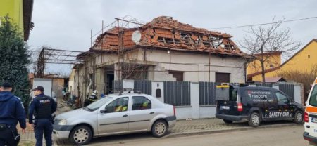 Explozie intr-o casa din Timisoara. Sase persoane, intre care patru copii, transportate la spital