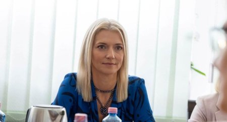 Alina Gorghiu: 'Toate victimele din Romania, dupa <span style='background:#EDF514'>ADOPTAREA</span> legii care prevede extinderea ordinului de protectie, se vor simti protejate de statul roman'