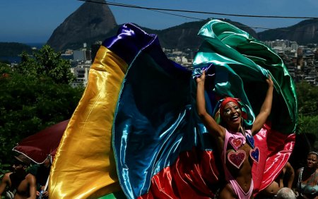 <span style='background:#EDF514'>CARNAVAL</span>ul de la Rio de Janeiro 2024 a inceput. Istorie, ritualuri, traditie si fast | FOTO