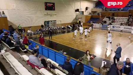 Atmosfera dinaintea meciului U BT Cluj - BCU Sibiu din Liga Nationala de Baschet Masculin