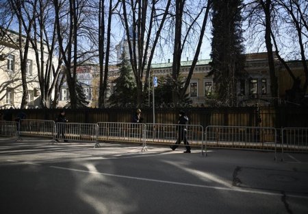 Rusia a reziliat contractele de inchiriere a terenurilor pe care se afla Ambasada Ucrainei la Moscova