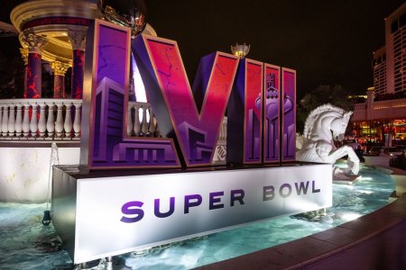 Super Bowl LVIII: Kansas City Chiefs - San Francisco 49ers » Spectacol in Las Vegas in aceasta noapte