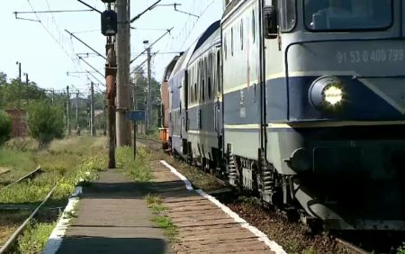 Traficul feroviar, blocat intre Gligoresti si <span style='background:#EDF514'>LUDUS</span>, dupa ce un tren de marfa s-a defectat