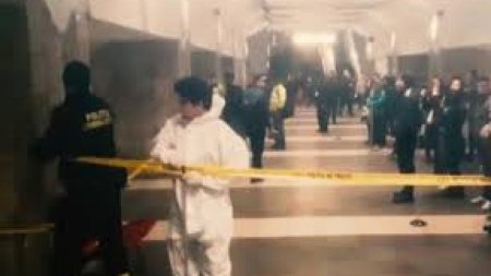 Scene socante! Un barbat a murit dupa ce s-a aruncat in fata metroului in statia Piata Unirii