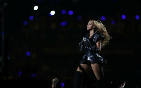 Beyoncé a anuntat <span style='background:#EDF514'>ALBUM</span>ul cu tematica country Renaissance Part II si a lansat doua melodii