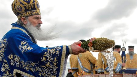 IPS Teodosie anunta ca ramane in deplina ascultare fata de Patriarhul Daniel si Sfantul Sinod al BOR