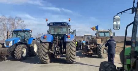 Protestele fermierilor au cuprins si Republica Moldova. Punct de trecere de a frontierei spre Romania, blocat cu tractoare