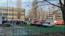 Un liceu din Capitala a fost evacuat! Mai multi elevi au ajuns la spital dupa ce s-au intoxicat cu spray lacrimogen