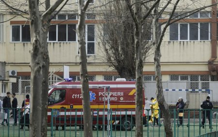 Primele informatii despre starea elevilor de la liceul Dimitrie Leonida. Au ajuns la spital dupa ce au fost stropiti cu spray