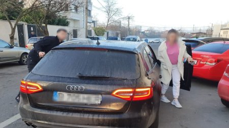 O zi de Marti, 13, cu noroc! Reactia unor politisti din Bucuresti dupa ce un barbat le-a spus ca sotia sa naste, dar nu va ajunge la timp la spital