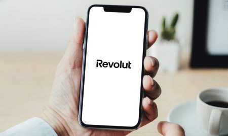 Revolut lanseaza in premiera servicii de telefonie in Marea Britanie