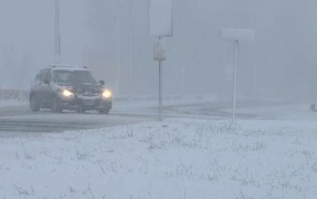 O puternica furtuna de zapada s-a dezlantuit in nord-estul SUA. Meteorologii au emis avertismente de ninsori abundente