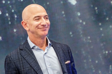 <span style='background:#EDF514'>MILIARDARUL</span> Jeff Bezos a vandut actiuni Amazon in valoare de 4 miliarde de dolari in ultima saptamana