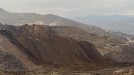 Noua mineri turci disparuti dupa o alunecare de teren cu cianura VIDEO
