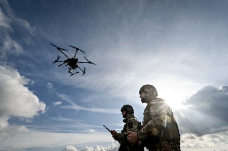 Olanda se alatura unei coalitii militare internationale care va aproviziona rapid Ucraina cu drone avansate pe campul de lupta