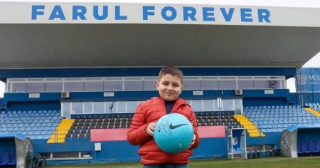 Fanul de 6 ani, care a plans in tribuna la meciul Farul-Dinamo, a fost gasit. <span style='background:#EDF514'>CADOUL</span> primit din partea Regelui
