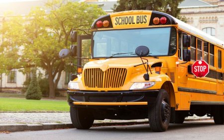 Un sofer de autobuz scolar a fost prins in trafic in timp ce conducea beat. Ce <span style='background:#EDF514'>ALCOOLEMIE</span> avea