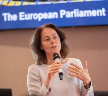 Katarina Barley, vicepresedintele PE: 'UE ar putea sa aiba propriul arsenal nuclear'