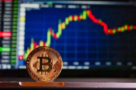 Capitalizarea Bitcoin a depasit un trilion de dolari, pentru prima data din decembrie 2021