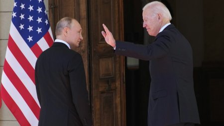 Putin: Va fi mai bine pentru Rusia daca Biden va castiga <span style='background:#EDF514'>ALEGERILE DIN SUA</span>