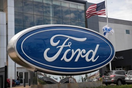 Ford se confrunta cu o posibila greva a 3.000 de angajati in birouri din Marea Britanie, care cer <span style='background:#EDF514'>SALARII MAI</span> mari