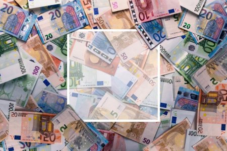 Ministerul Finantelor a iesit pe pietele internationale sa se imprumute in euro. Interes de 15,5 mld. euro la ora 14:00, mai mult de jumatate fiind pe obligatiuni verzi, o premiera pentru Romania