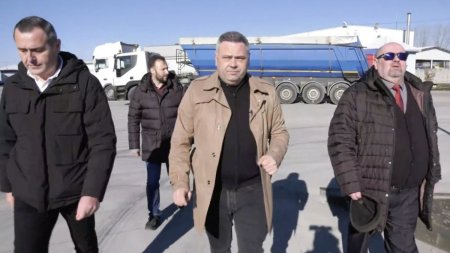 Ministrul Agriculturii, Florin Barbu, in vizita la Vama Siret pentru a verifica sigiliile camioanelor cu cereale din Ucraina
