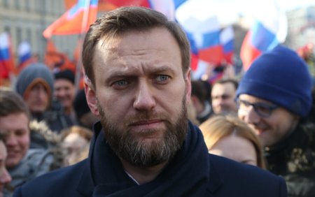 Cine a fost Alexei Navalnii: Cel mai cunoscut opozant al lui Vladimir Putin, incar<span style='background:#EDF514'>CERAT</span> de 3 ani in Rusia