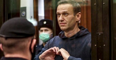 <span style='background:#EDF514'>PORTRETUL</span> lui Navalnii, prin propriile vorbe: umor negru in vremuri tulburi. Cum a ridiculizat autoritatile ruse