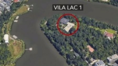 Imagini din Vila Lac 1: degradare, geamuri sparte si <span style='background:#EDF514'>PERETI</span> cu infiltratii | Statul roman vrea sa investeasca aproape 60 milioane de euro pentru reabilitare