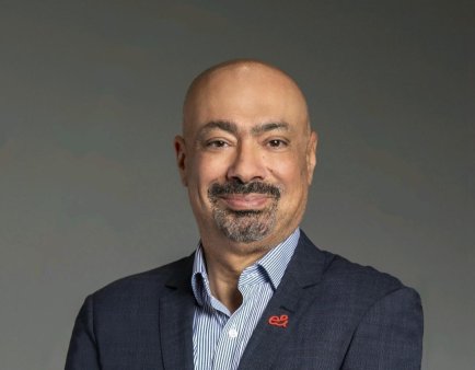 Hatem Dowidar, CEO-ul grupului etisalat din Emiratele Arabe Unite, se va alatura de saptamana viitoare Consiliului de administratie al grupului Vodafone