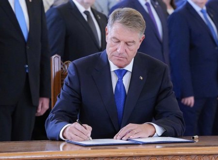 Un barbat i-a cerut lui Iohannis stiloul cu care semneaza documentele oficiale, cadou de ziua lui