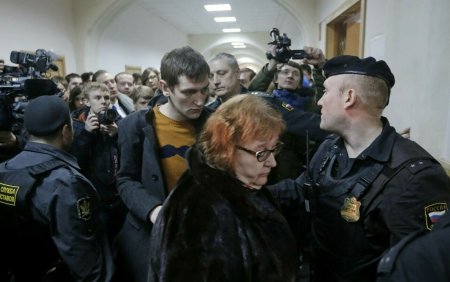 Ce a facut mama lui Alexei Navalnii dupa anuntul mortii fiului ei. Cum a fost surprinsa Lyudmila Navalnaya | FOTO