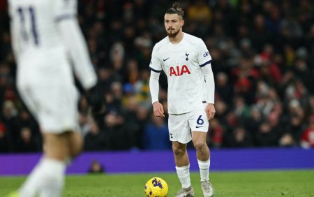Radu Dragusin, rezerva nefolosita in meciul pierdut acasa de Tottenham in campionatul Angliei