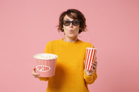 De ce este popcornul asociat cu filmele