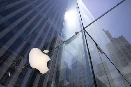 FT: Uniunea Europeana va da prima amenda gigantului Apple in urma unei plangeri depuse de Spotify