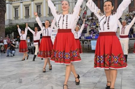 Cu toate neajunsurile, romanii sunt printre cei mai fericiti europeni