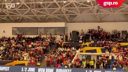 Rapid - Esbjerg » Fanii Rapidului canta imnul inaintea partidei cu echipa daneza, din Liga Campionilor la handbal feminin