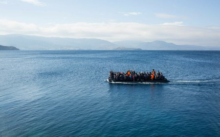 Peste 80 de migranti au fost salvati, doi au murit si trei sunt disparuti in largul coastei Libiei