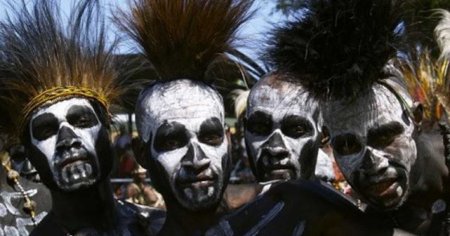 ABC: Ciocnirile tribale au ucis cel putin 53 de persoane in Papua Noua Guinee