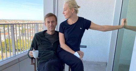 <span style='background:#EDF514'>TE IUBESC</span>, mesajul devastator al sotiei opozantului Navalnii. M-am casatorit cu un tanar pe nume Aleksei
