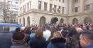 Sicriul cu trupul neinsufletit al fostului presedinte al Consiliului Judetean Vrancea, intampinat cu aplauze la Focsani VIDEO