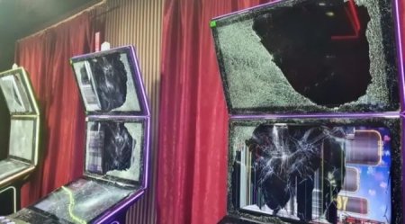Un barbat din Giurgiu a distrus cu toporul 19 aparate de jocuri de noroc, dupa ce a pierdut bani la pacanele