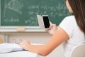 Marea Britanie a declarat razboi telefoanelor mobile: vrea interzicerea lor totala in scoli