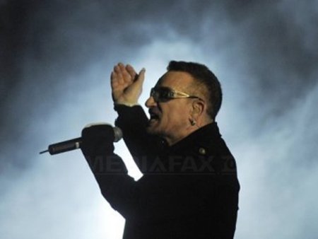 Bono ii aduce un omagiu lui Aleksei Navalnii, la un concert U2: Cine crede in libertate trebuie sa-i pronunte numele