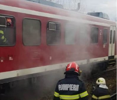Incendiu intr-un tren, la Titu. Pasagerii au fost evacuati