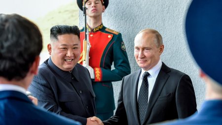 Vladimir Putin i-a facut cadou lui Kim Jong Un o limuzina