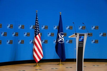Angajamentul administratiei Biden fata de articolul 5 al NATO ramane de fier, dar e important ca aliatii sa se ridice la <span style='background:#EDF514'>INALTIMEA</span> obligatiilor, spune un oficial american